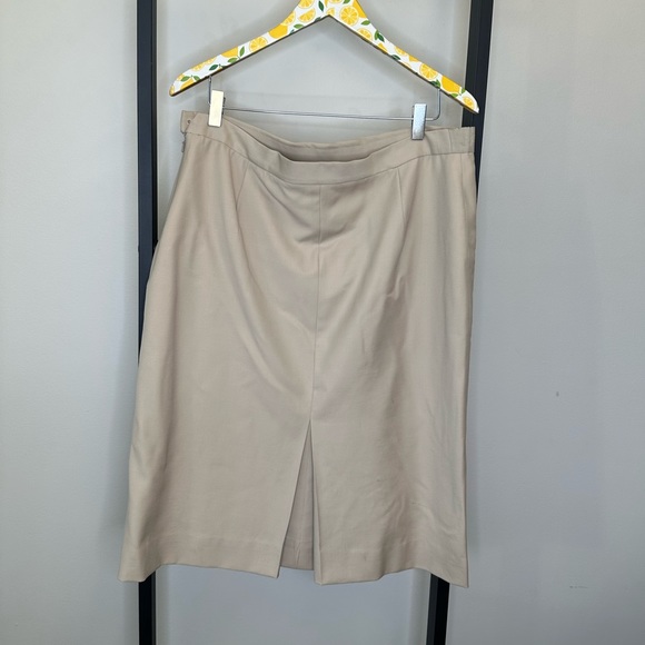 Burberrys Tan Skirt - Picture 4 of 5